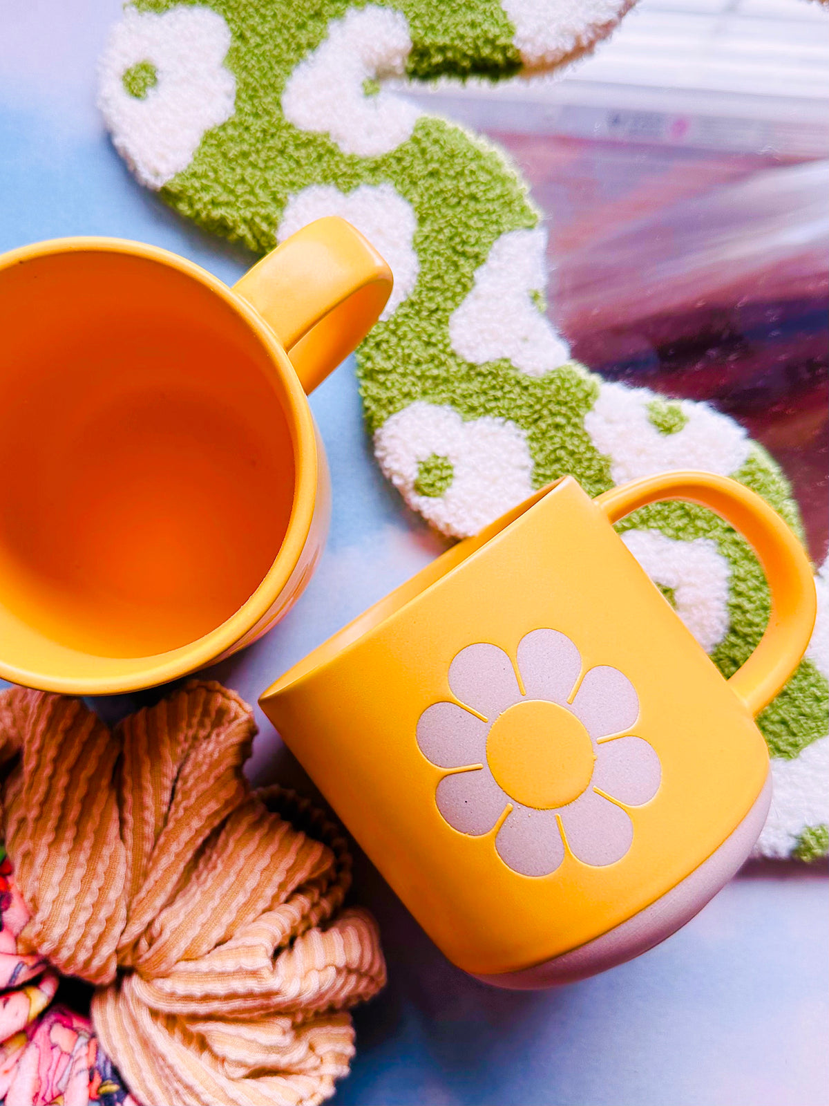 Retro Daizie Ceramic Mug