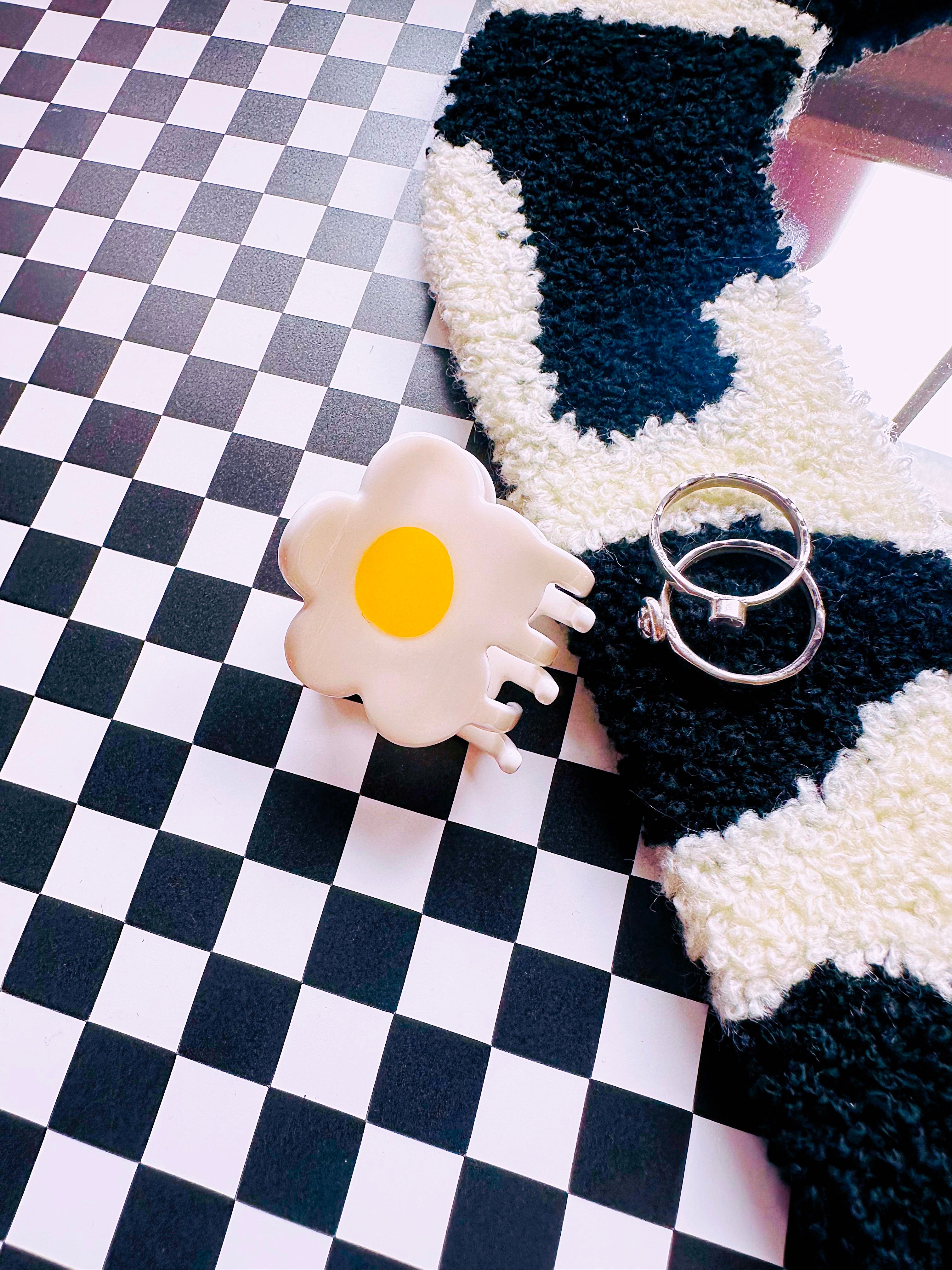 Mini Daizy Claw Clip