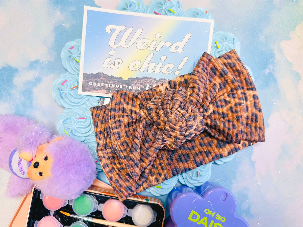 Cheetah Cozy Knot